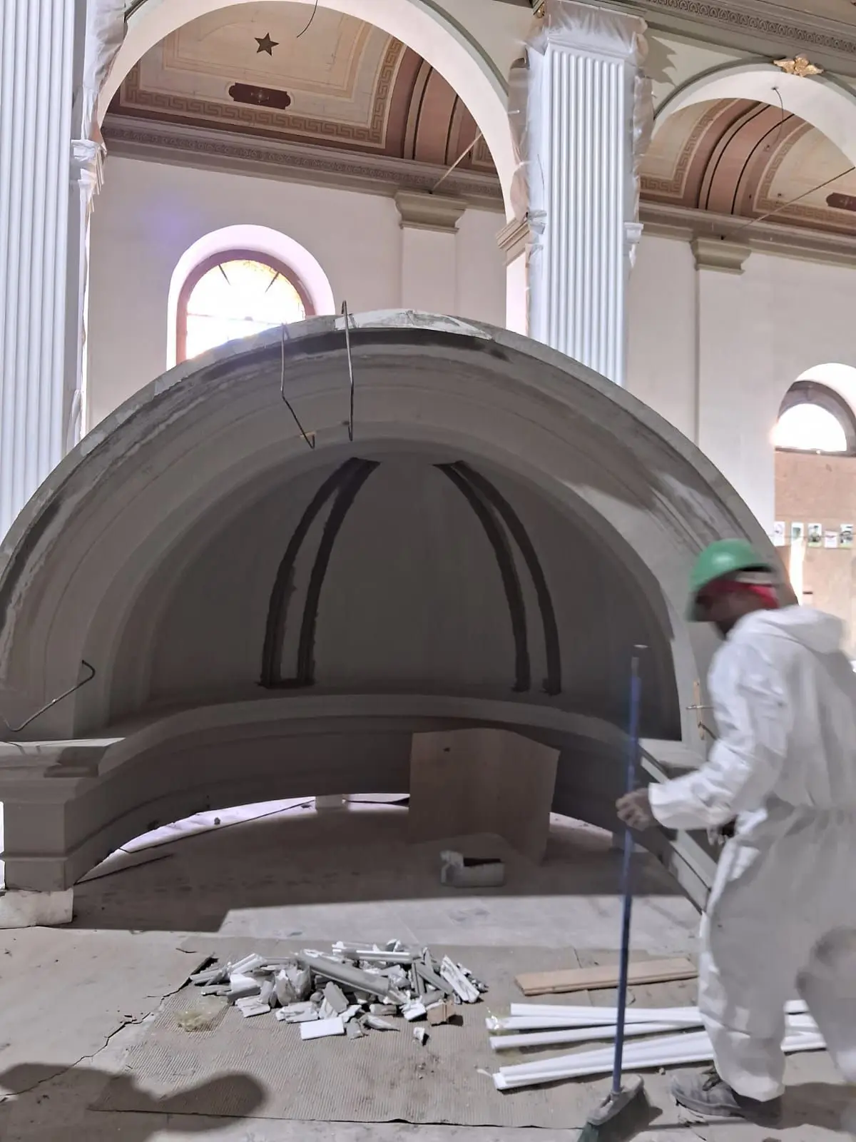 Molduras interiores de la nave de la Catedral de Rancagua